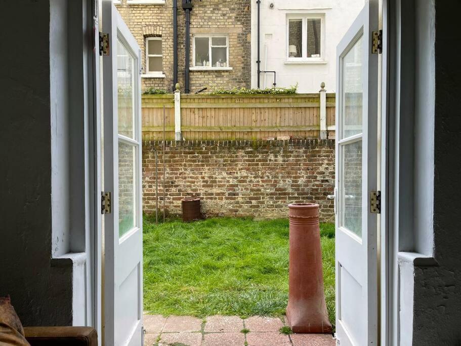 3 Garden One Bed Flat - Great Location - Free Onsite Parking - Private - Comfortable Brighton
