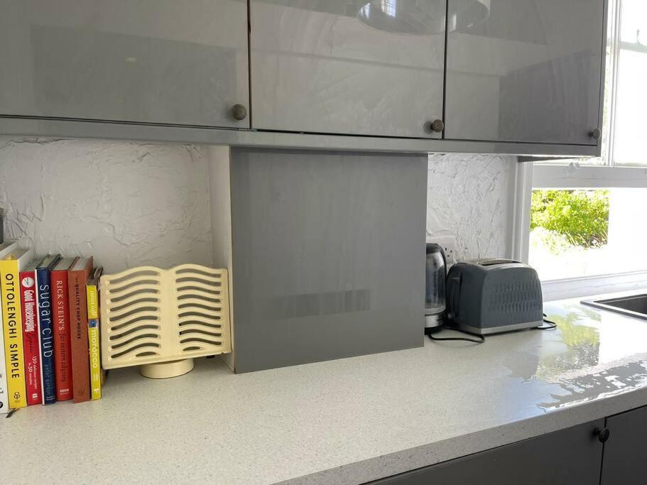 3 Garden One Bed Flat - Great Location - Free Onsite Parking - Private - Comfortable Brighton