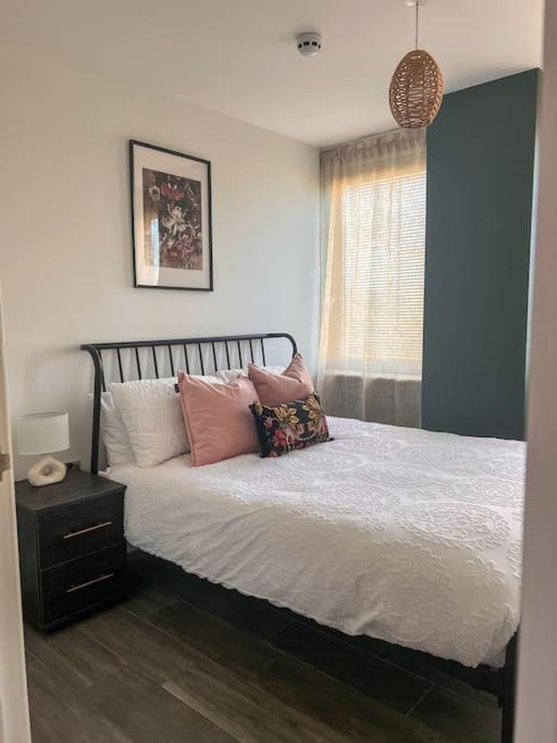 Central - 5 Min Walk From Beach And Pier And Within Walking Distance Of The Train Station - Sleeps Up To 6 Guests! Apartment