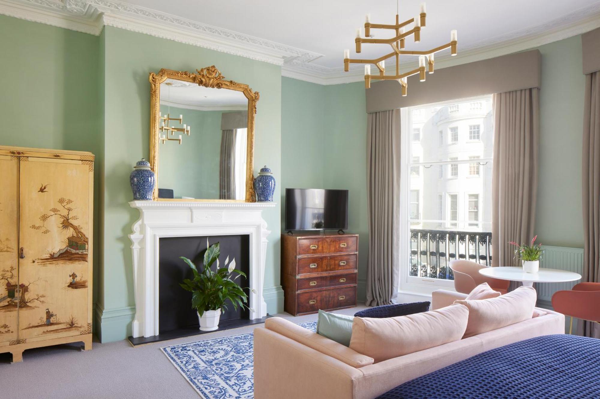 Lansdowne House *
