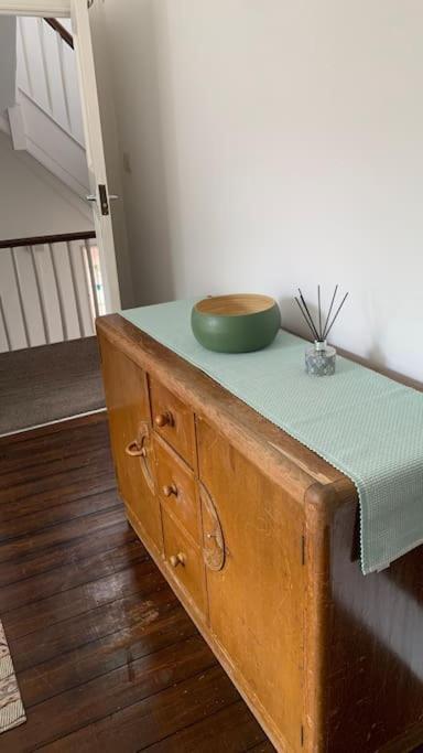Lovely 4 Bedroom Home, Stones Throw From The