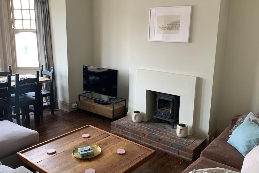 Holiday home Lovely 4 Bedroom Home, Stones Throw From The Brighton