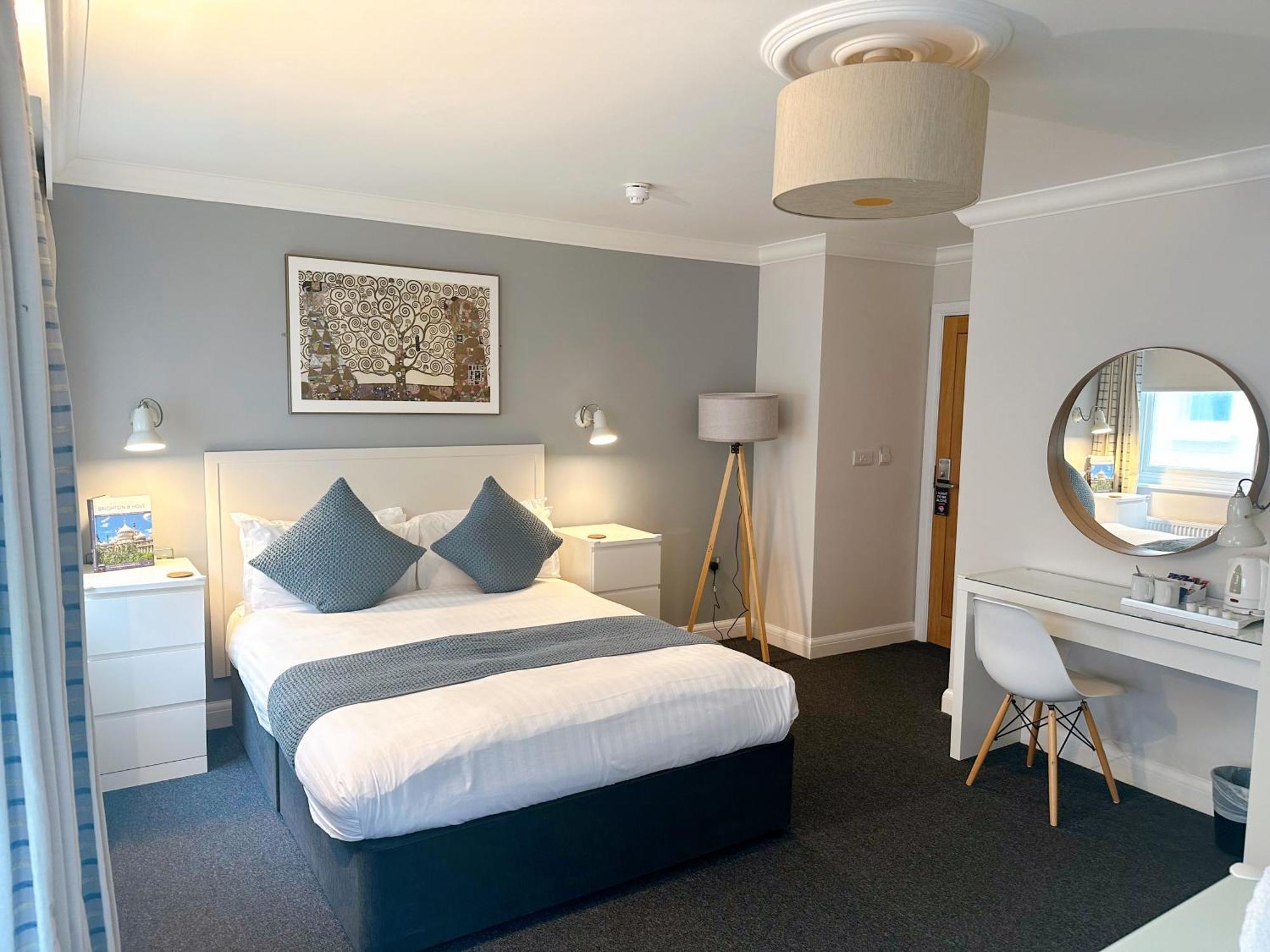 Legends Hotel 3*