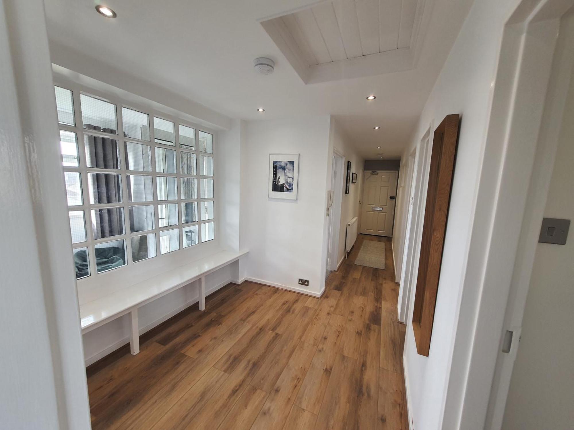 Roundhill - Lovely 2bed Apartment *