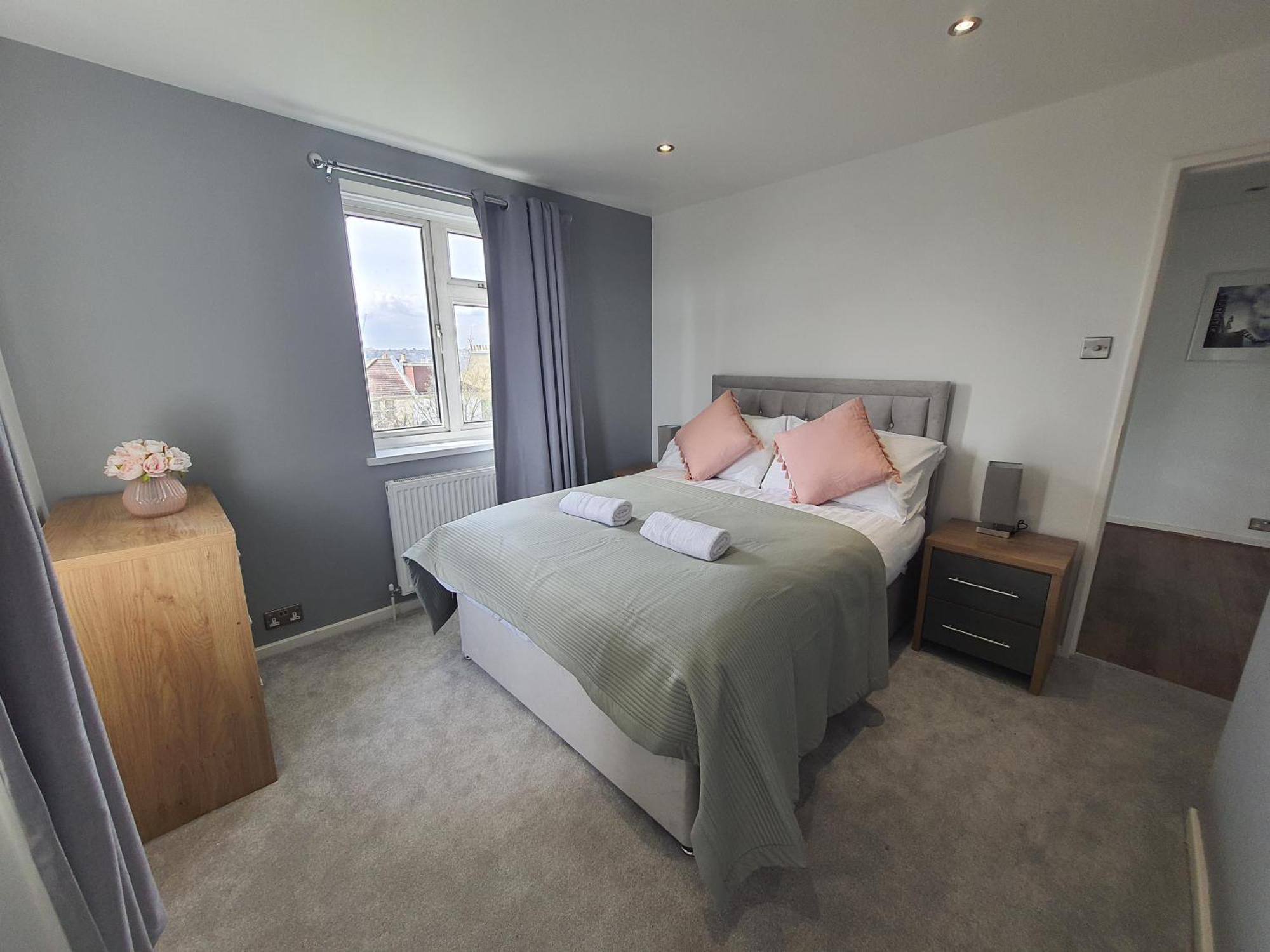 Roundhill - Lovely 2bed Apartment *