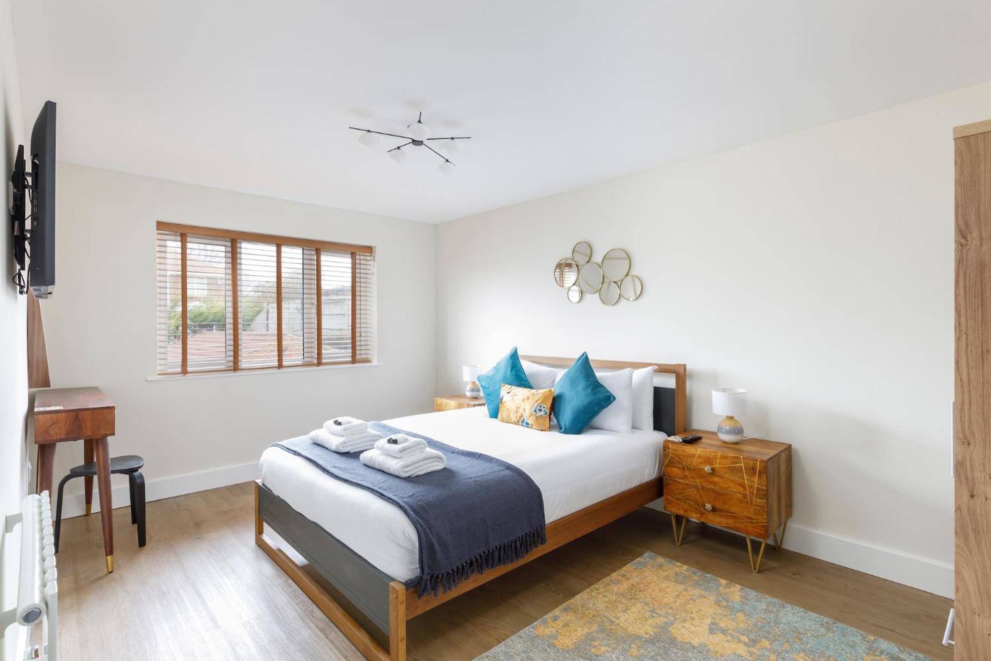 Free Parking Stylish & Modern 4-bedroom With Sea Views Holiday home