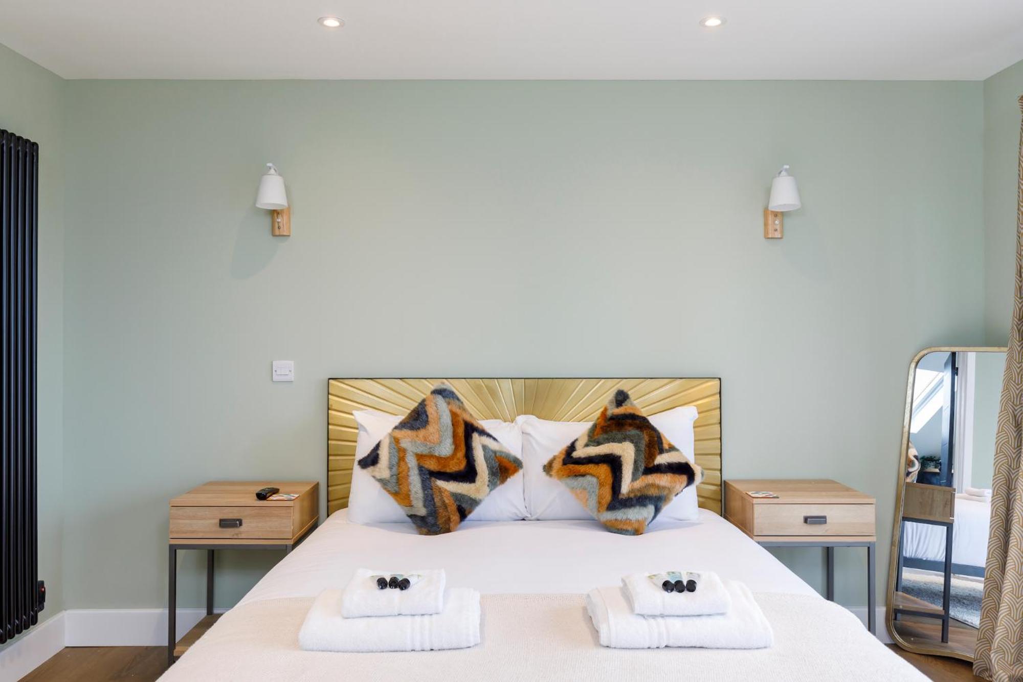 Free Parking Stylish & Modern 4-bedroom With Sea Views Holiday home
