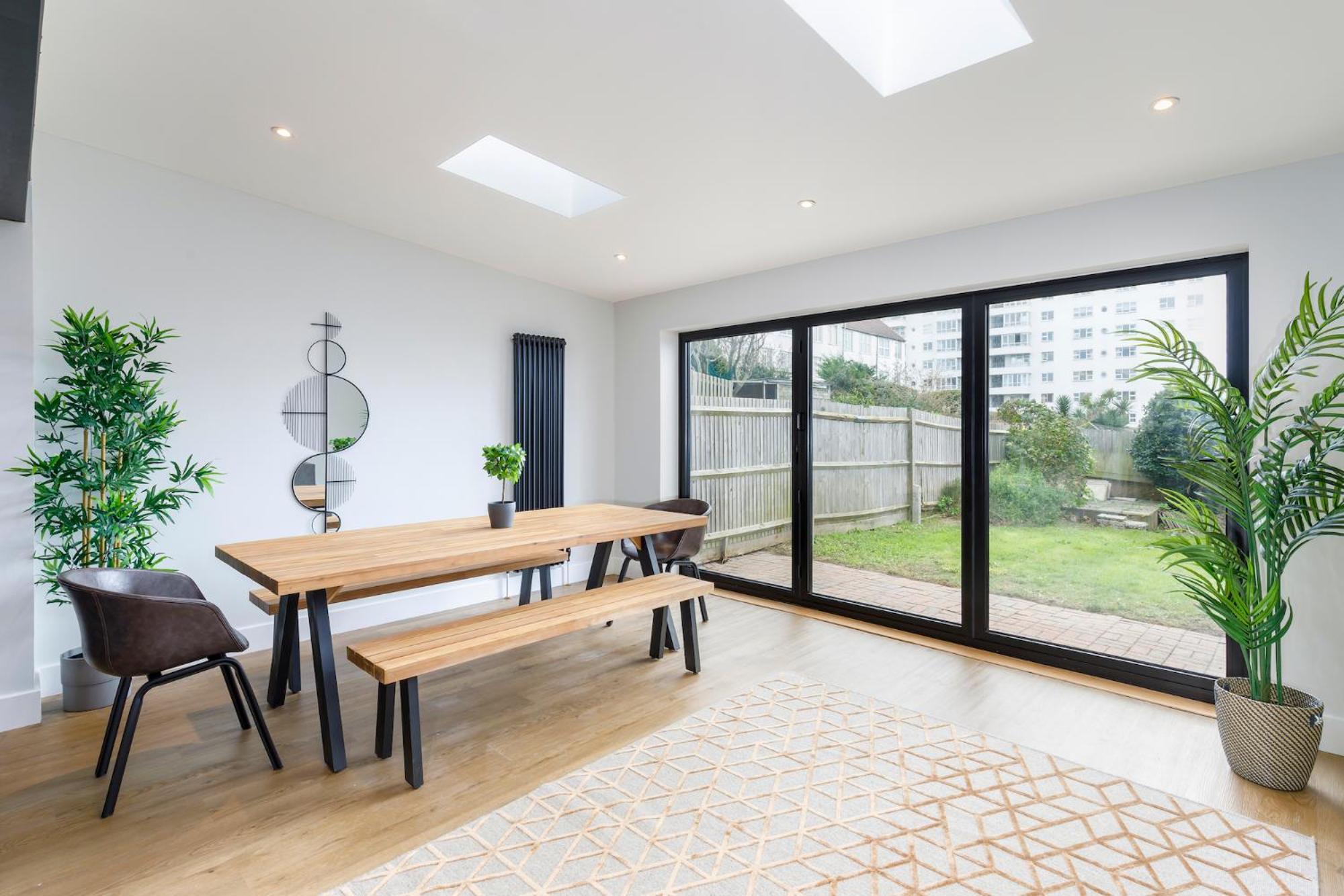 Free Parking Stylish & Modern 4-bedroom With Sea Views Holiday home Brighton
