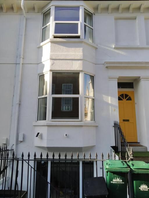 Spacious 2 Bed Maisonette Near Town, That Sleeps 6 Apartment *