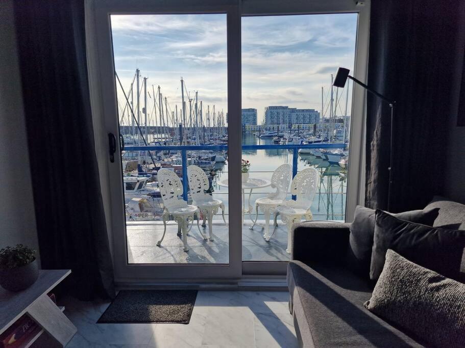 Sea Breeze In Marina With Free Parking Holiday home