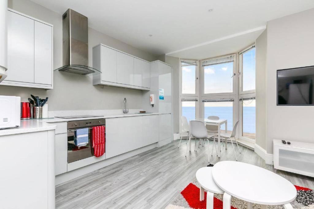Flash Sale Centre Seafront 1 Bedroom Flat Bn141kin05 *