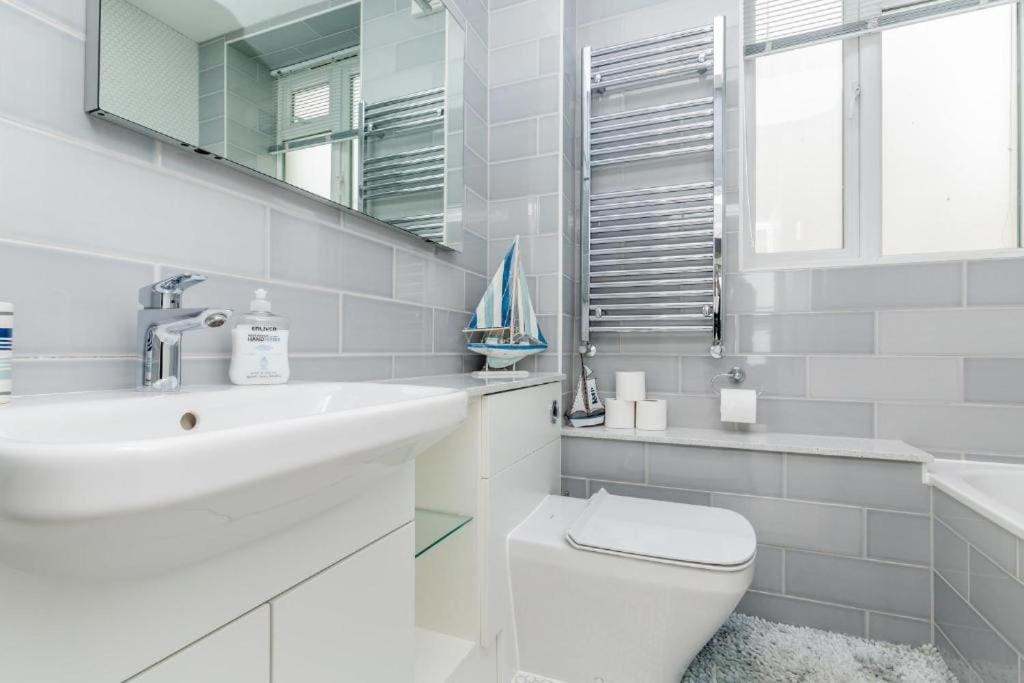 Apartment Flash Sale Centre Seafront 1 Bedroom Flat Bn141kin05