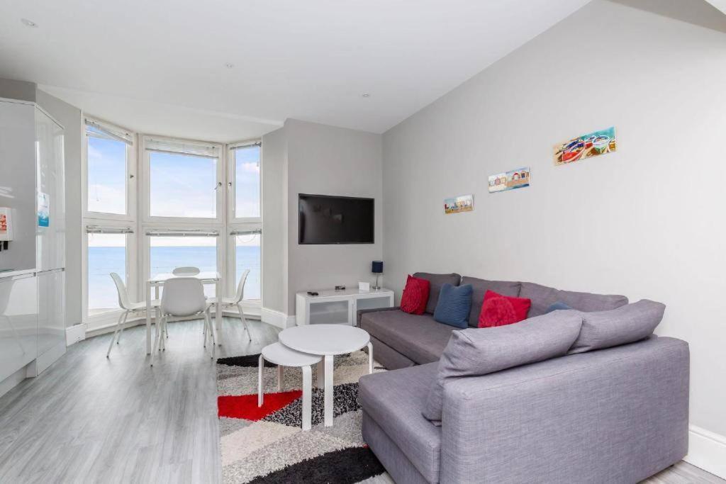 Apartment Flash Sale Centre Seafront 1 Bedroom Flat Bn141kin05 *