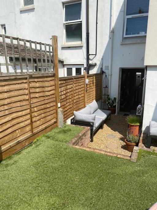 Holiday home Poets Place - Lovely 4 Bedroom Townhouse With Garden
