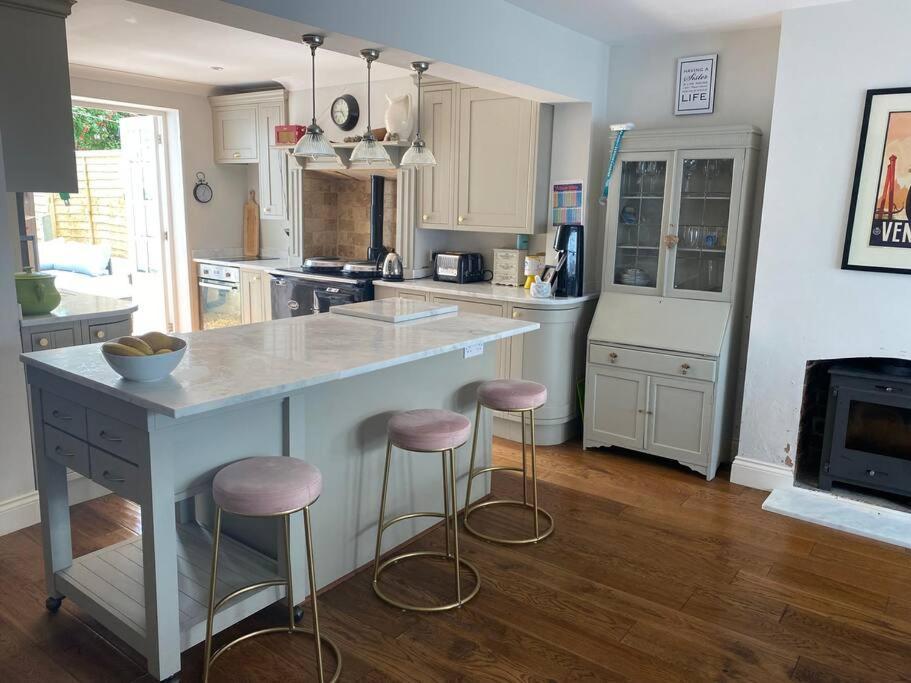 Poets Place - Lovely 4 Bedroom Townhouse With Garden Brighton