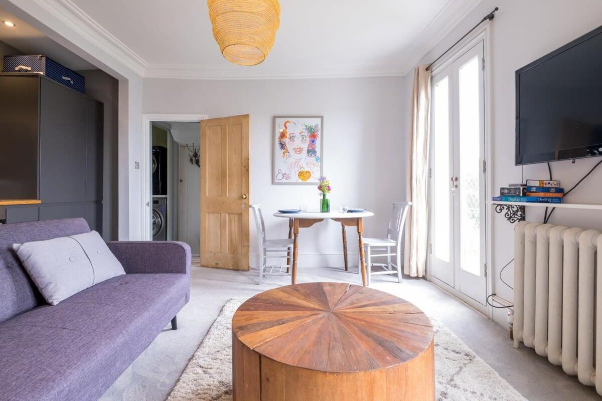 Apartment Host & - Wakefield