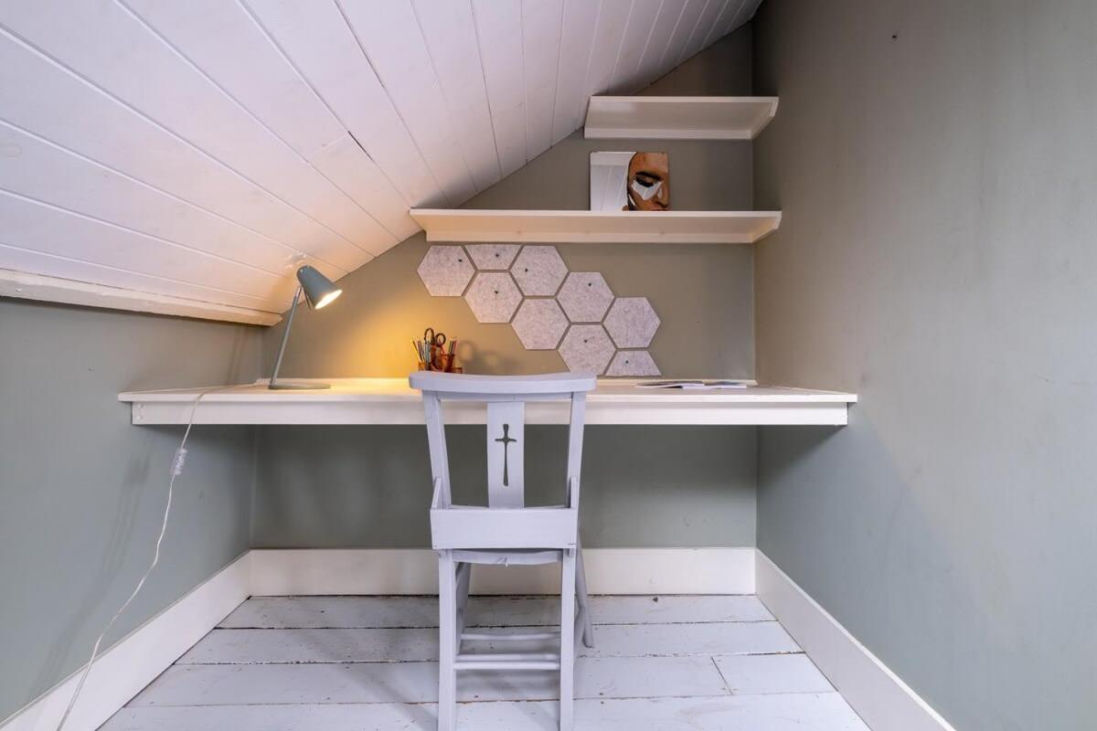 Apartment Host & - Wakefield