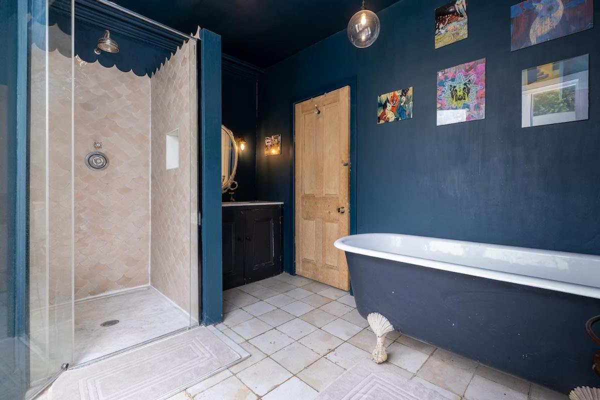 Host & - Wakefield Brighton