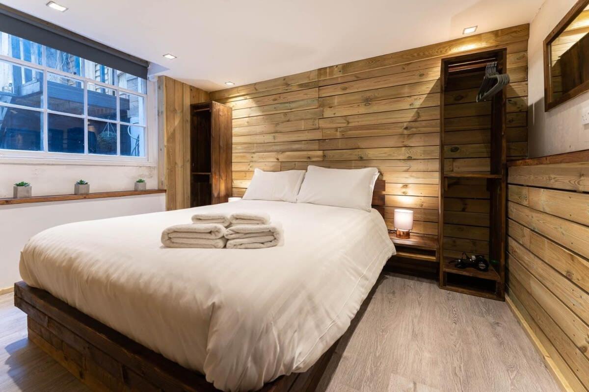 Host & - Grafton Woodshack Apartment