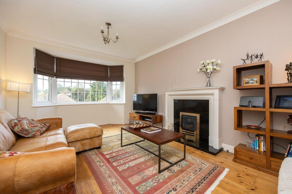 Host & - Downs Valley House Holiday home *