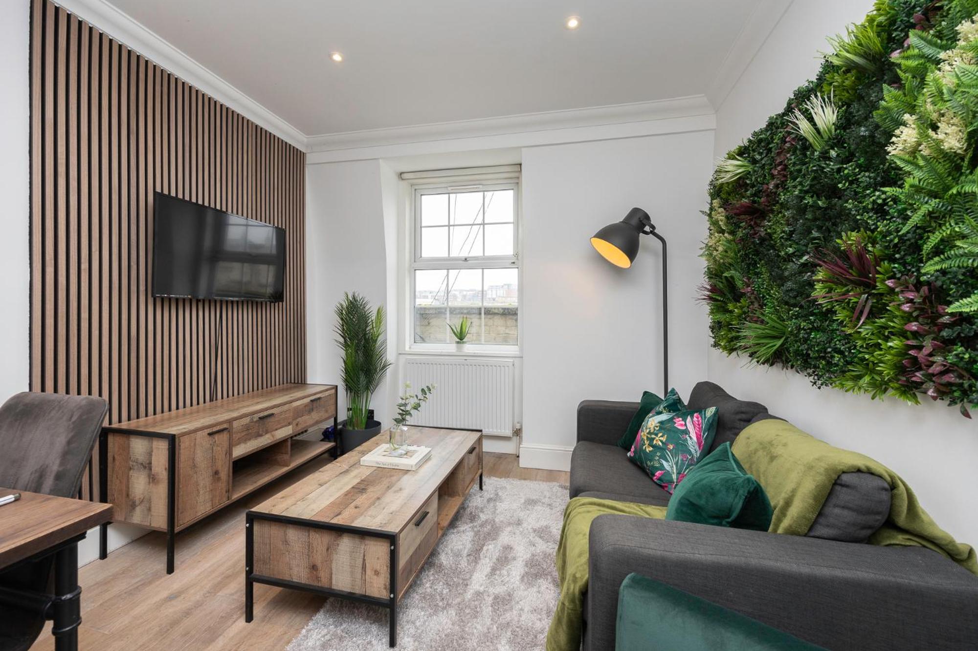 Stunning Two Bedroom Brighton penthouse Apartment *