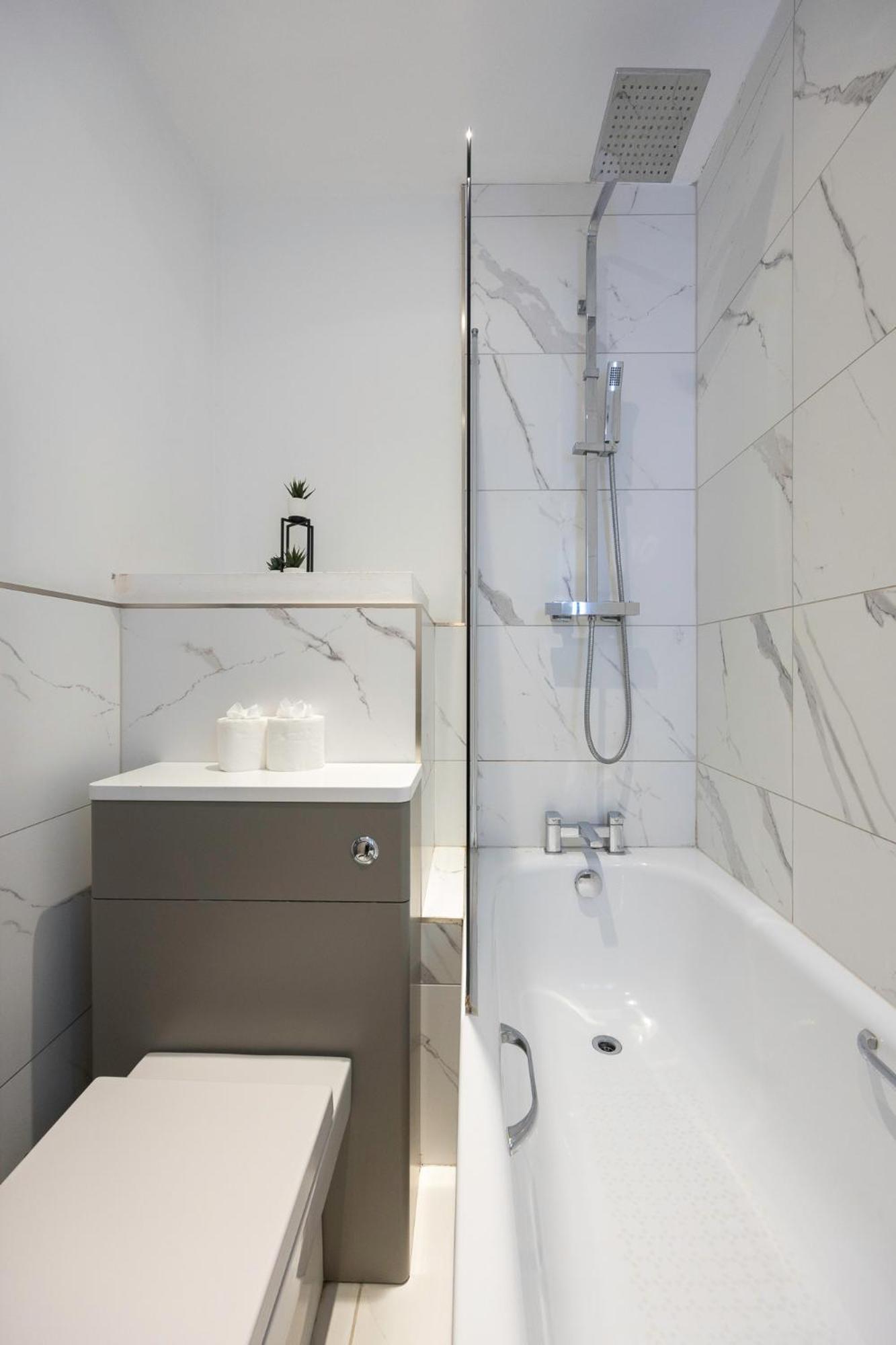 Stunning Two Bedroom Brighton penthouse Apartment Brighton