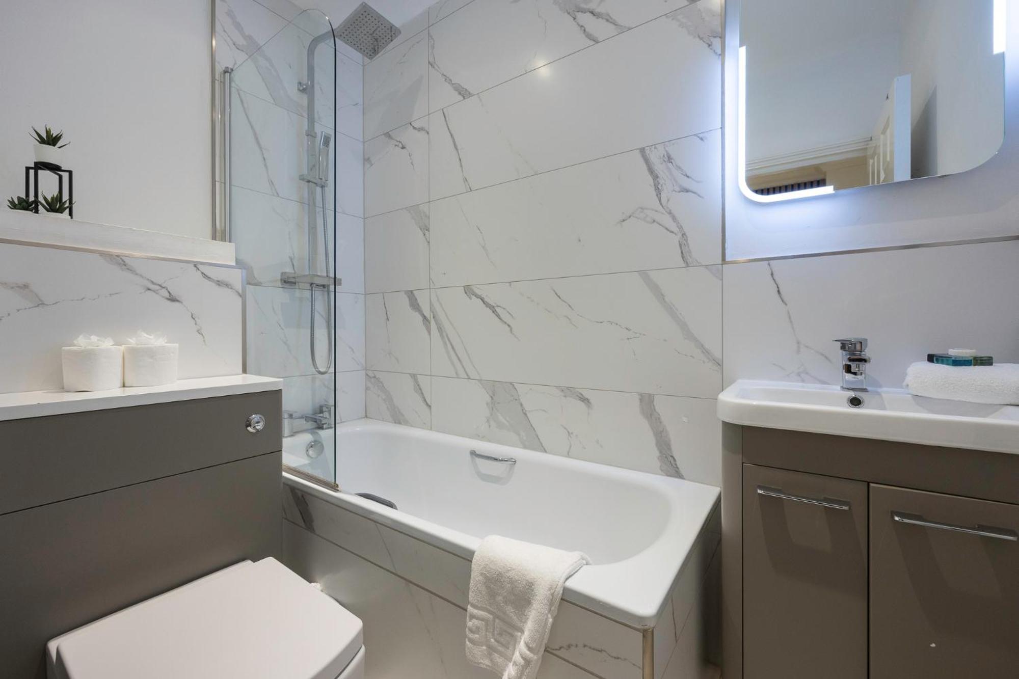 Stunning Two Bedroom Brighton penthouse