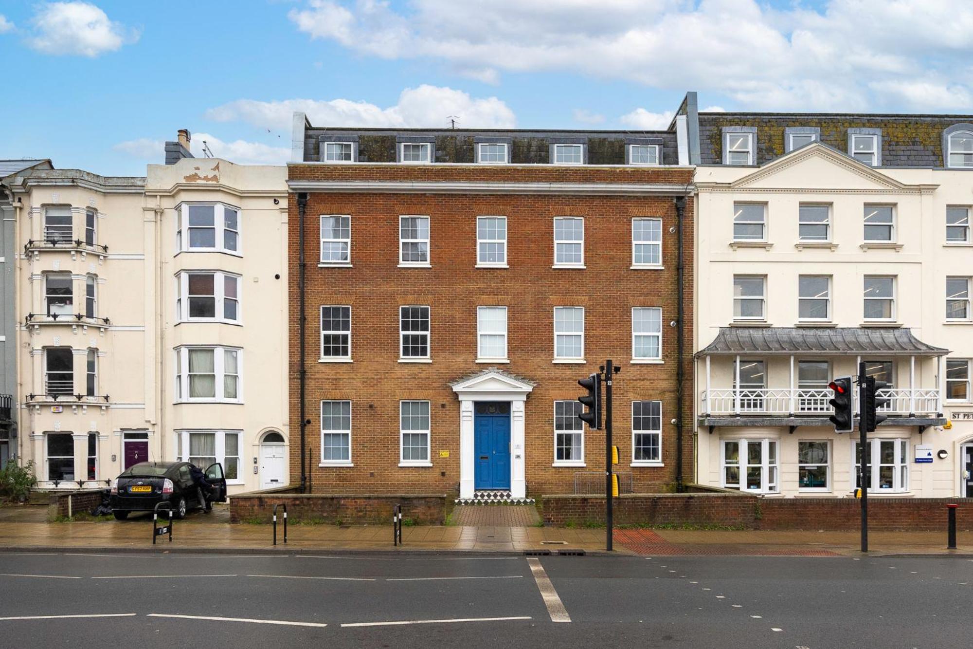 Stunning Two Bedroom Brighton penthouse Apartment Brighton