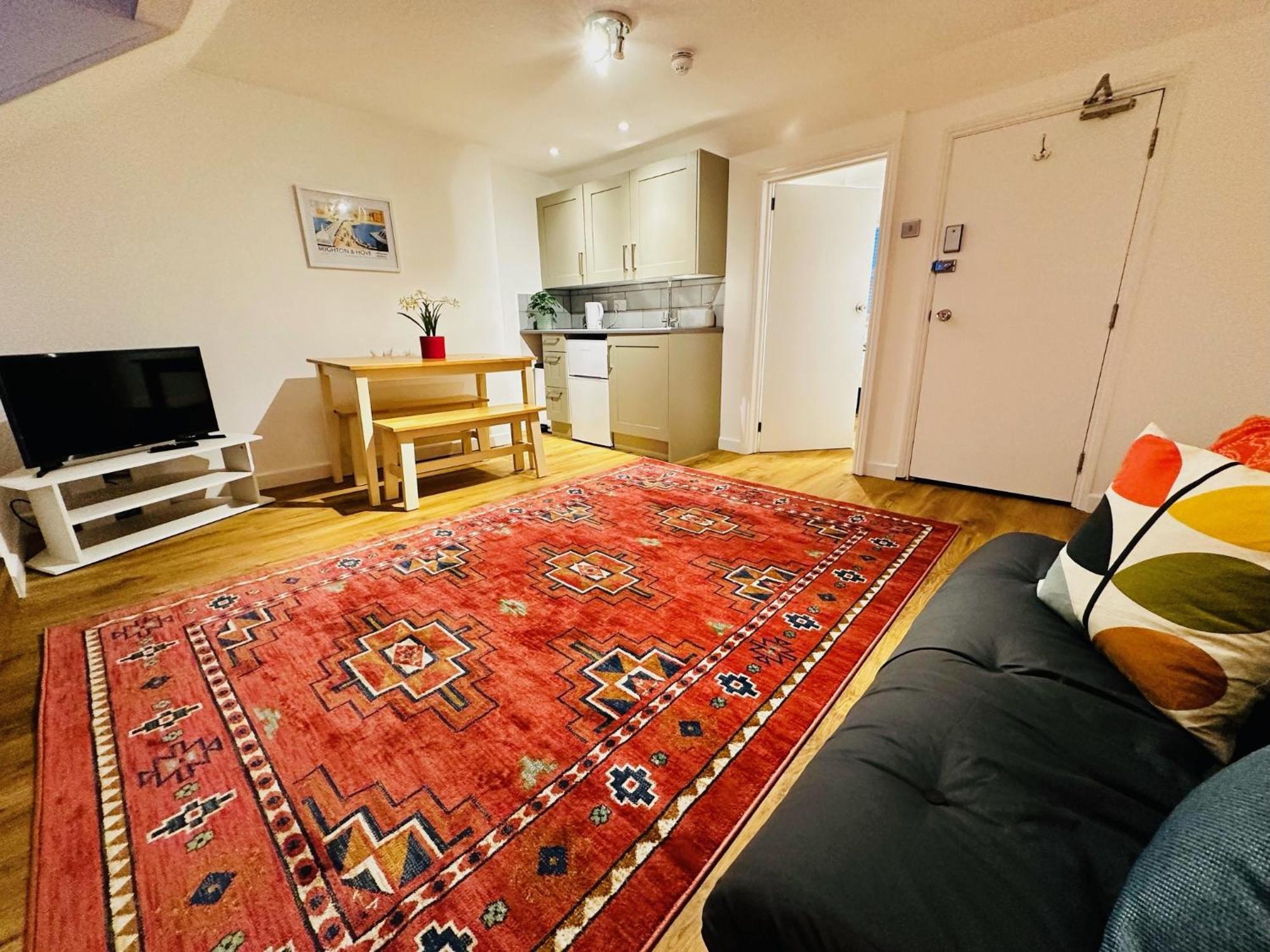 Apartment Upper Rock