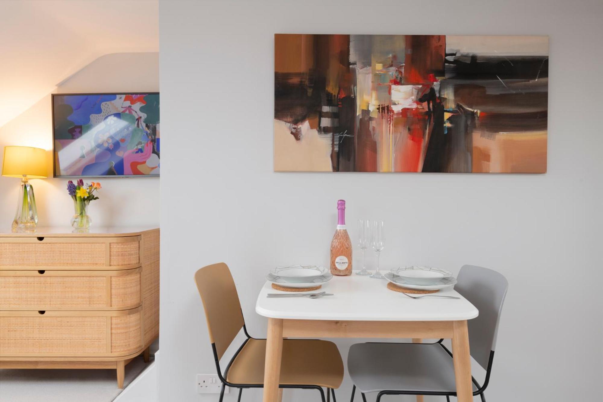 Homestay Cosy Loft Retreat, King Bed, En-suite, Kitchenette, Brighton