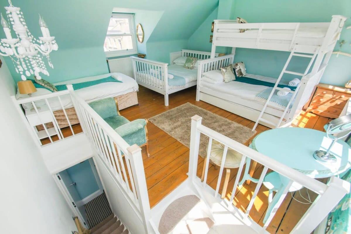 Mermaid Townhouse- By Lets