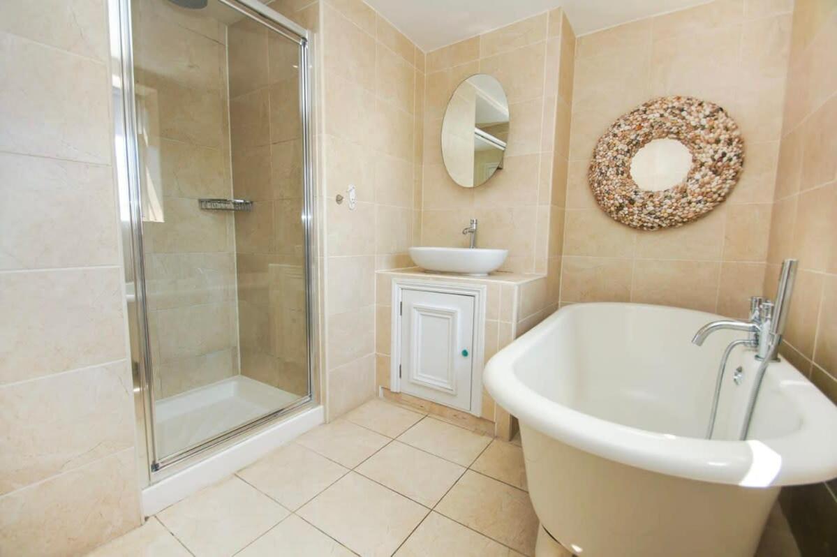 Mermaid Townhouse- By Lets * Brighton