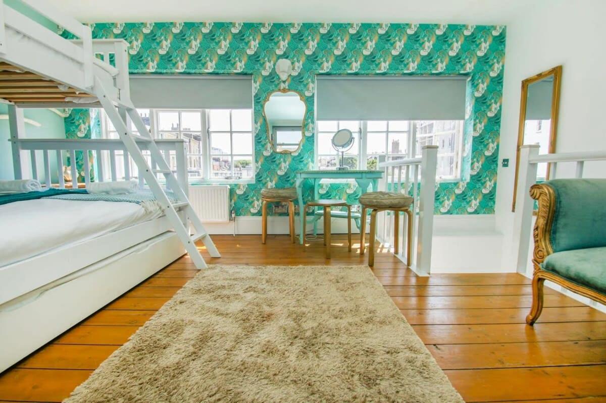 Mermaid Townhouse- By Lets Holiday home Brighton