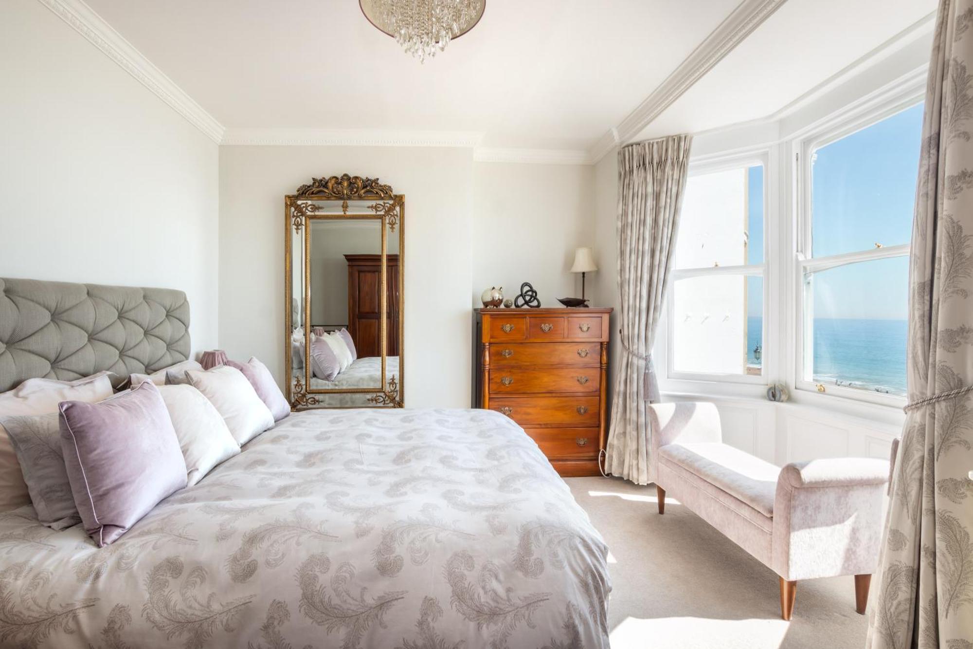 Holiday home Eastcliff House & The Art Deco Flat *
