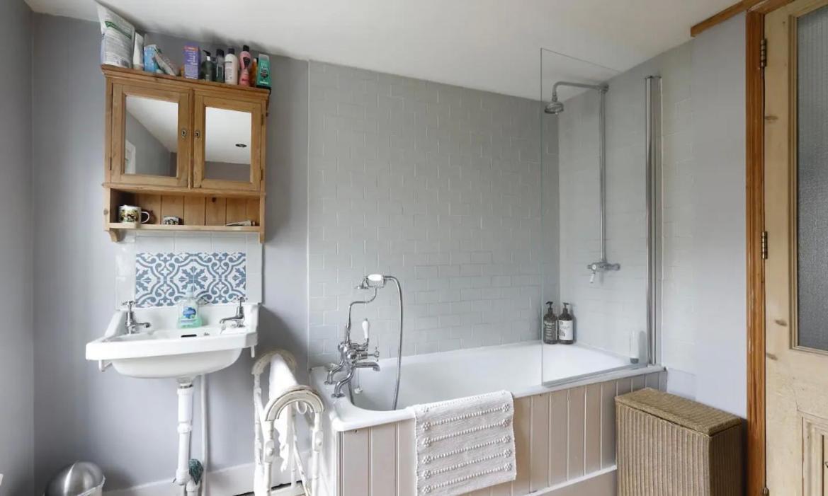 Holiday home Three Bedroomed Victorian Family House, Garden