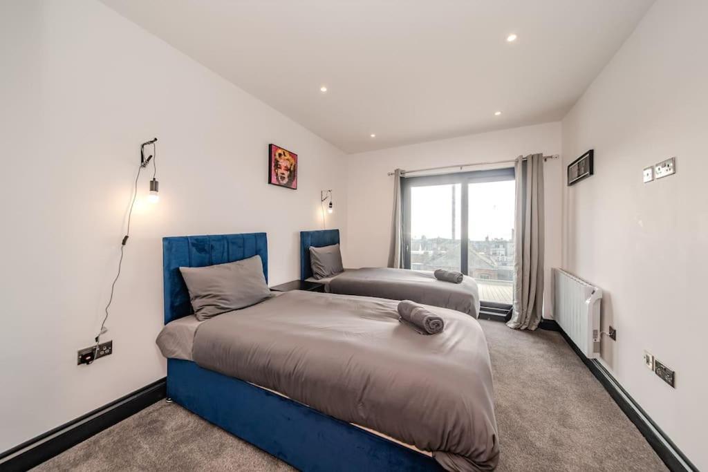 Super 3 Bedroom Flat I Next To Brighton