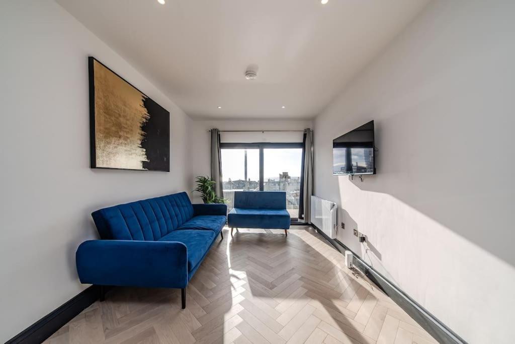 Super 3 Bedroom Flat I Next To Brighton