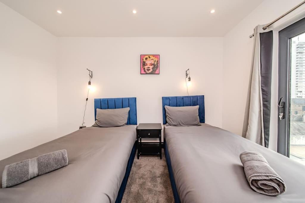 Super 3 Bedroom Flat I Next To Brighton