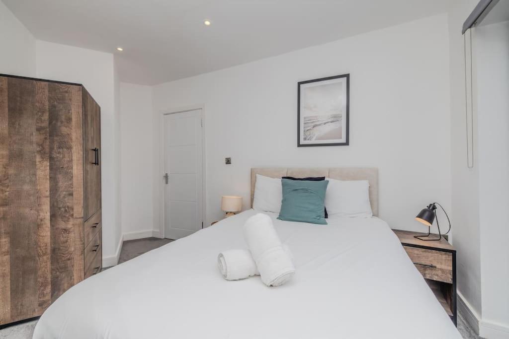 Apartment Super 2 Bedroom Flat I Next To Station