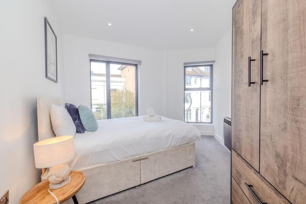 Apartment Super 2 Bedroom Flat I Next To Station