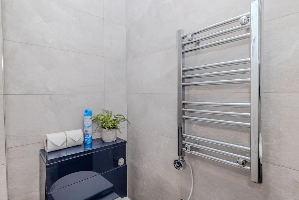 Super 2 Bedroom Flat I Next To Station Brighton