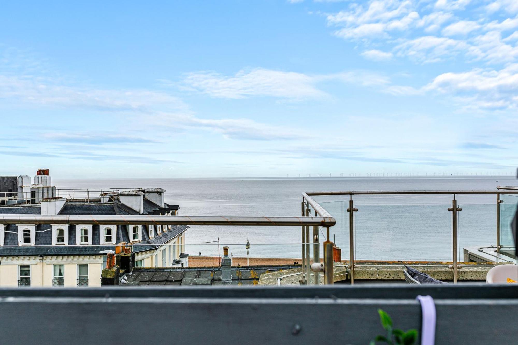 Airhost's Brighton's Diamond Escape With Sea Views *