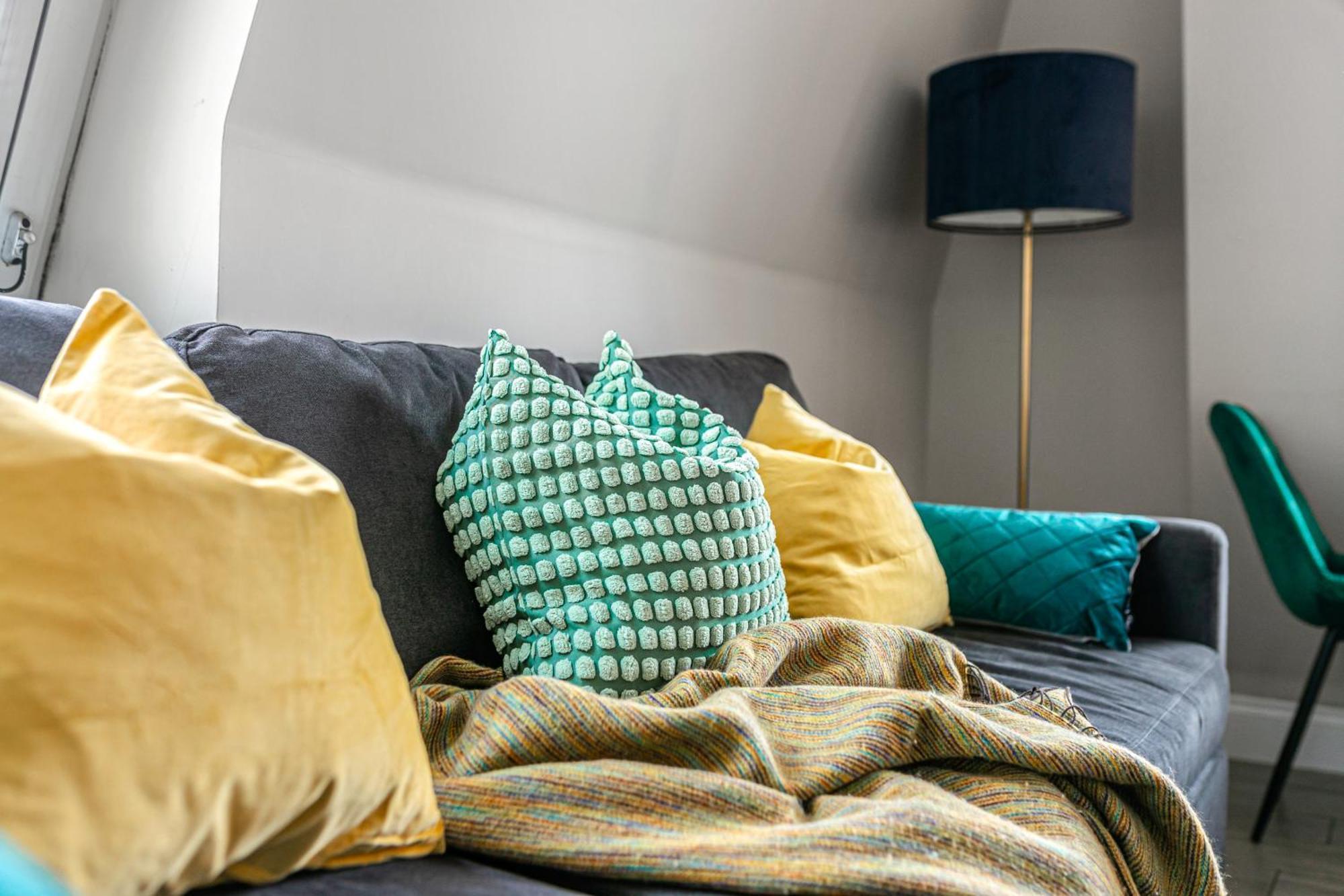 Airhost's Brighton's Diamond Escape With Sea Views