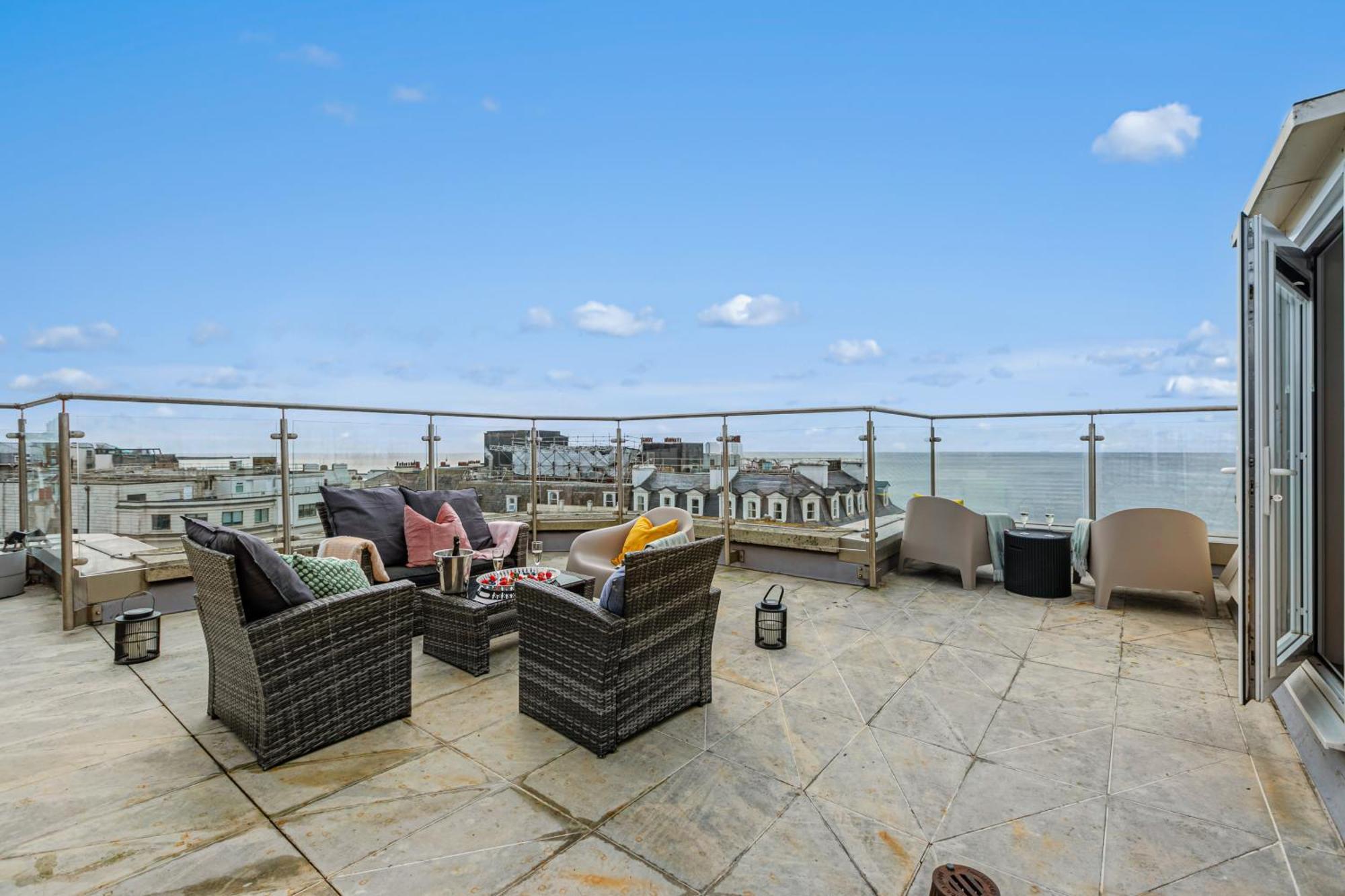 Airhost's Brighton's Diamond Escape With Sea Views Apartment