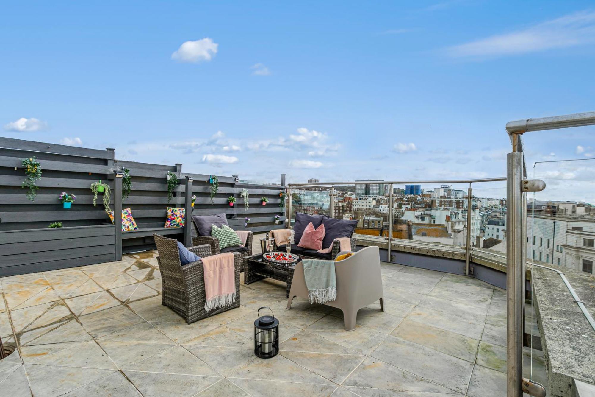 Airhost's Brighton's Diamond Escape With Sea Views *