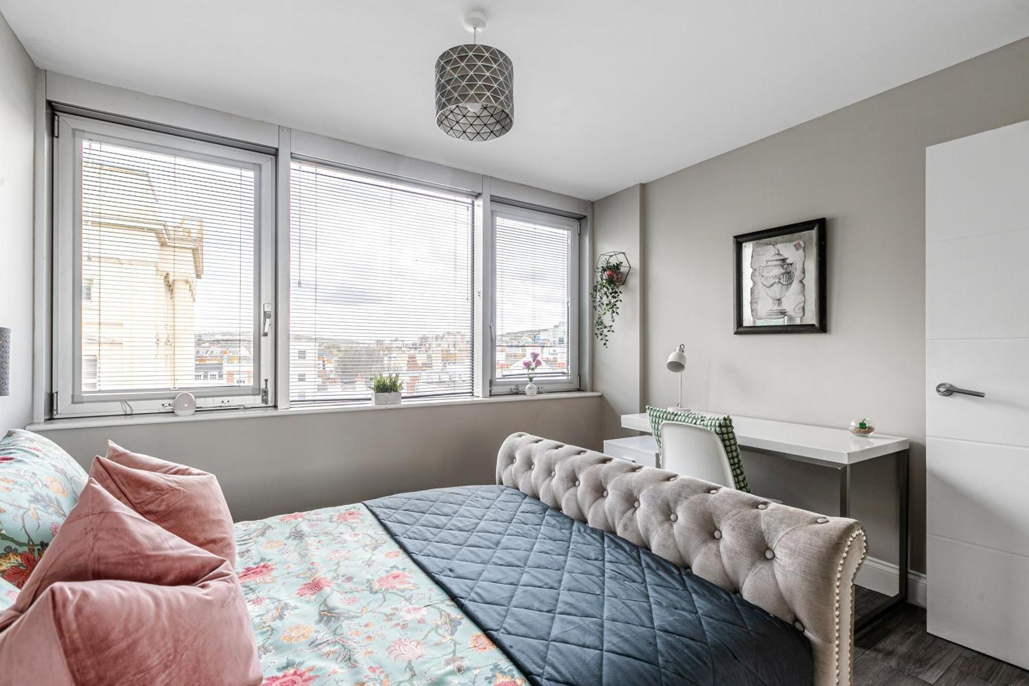 Airhost's Brighton's Diamond Escape With Sea Views *