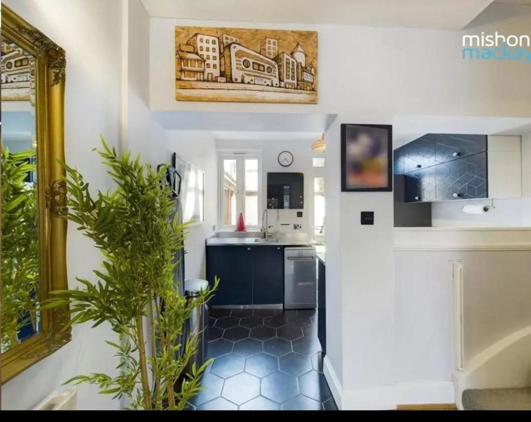 Whole House With A Private Garden And Terrace, Holiday home *