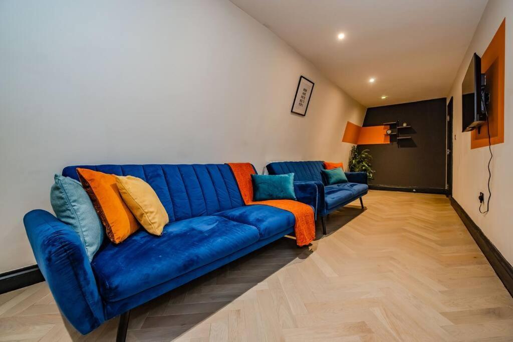 Three Bedroom Flat 2 Bathrooms I Super Locationi Next To *