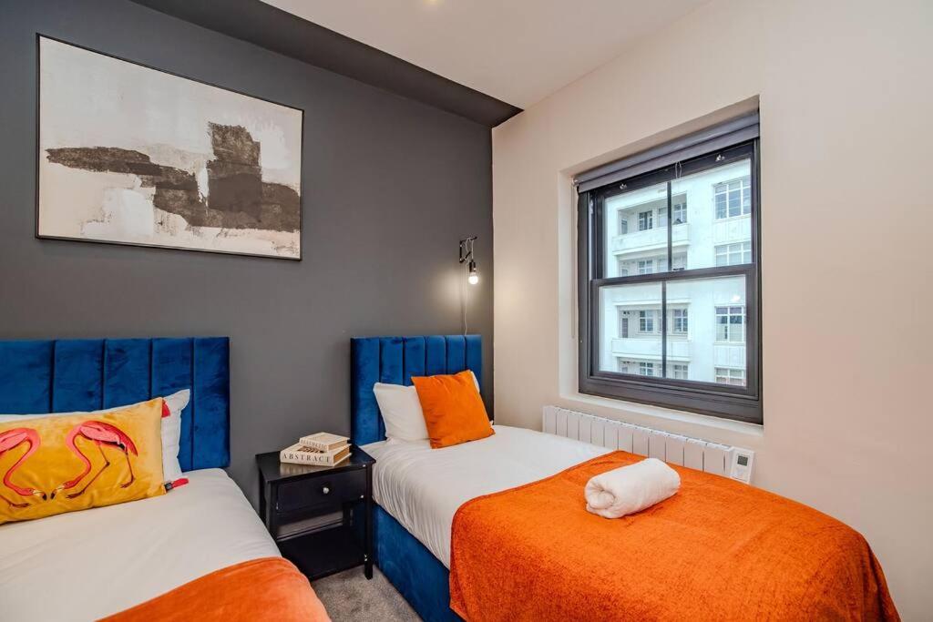 Three Bedroom Flat 2 Bathrooms I Super Locationi Next To Apartment Brighton