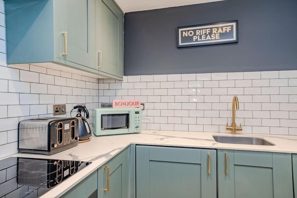 Three Bedroom Flat 2 Bathrooms I Super Locationi Next To